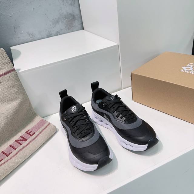 高品质出厂女 ！男 ！顶级品质情侣款！24Ss秋冬新款loewe罗意威 X On Cioudtilt 跑鞋情侣款！ 罗意威 Xon 昂跑全新合作系列 时尚，品牌